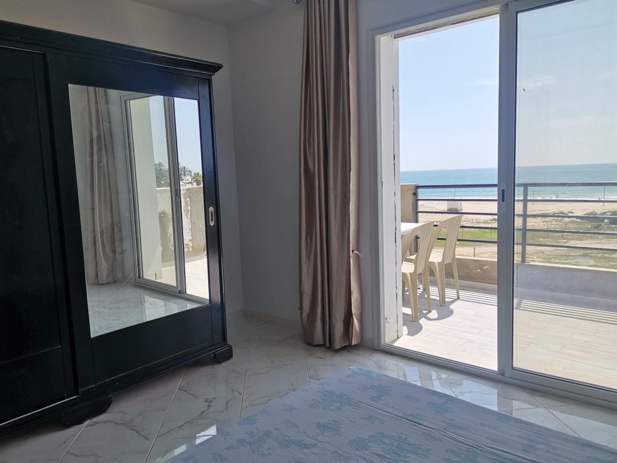 Rare S2 En Front De Mer Maamoura Beach Apartment Nabeul Exterior photo